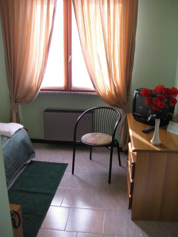Casa Giuly Hotel Villa d'Alme Ruang foto